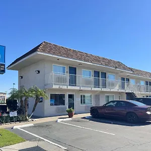 6 Airport Hotel
