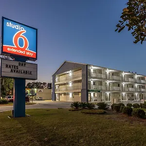 ** Hotel 6-savannah, Ga United States