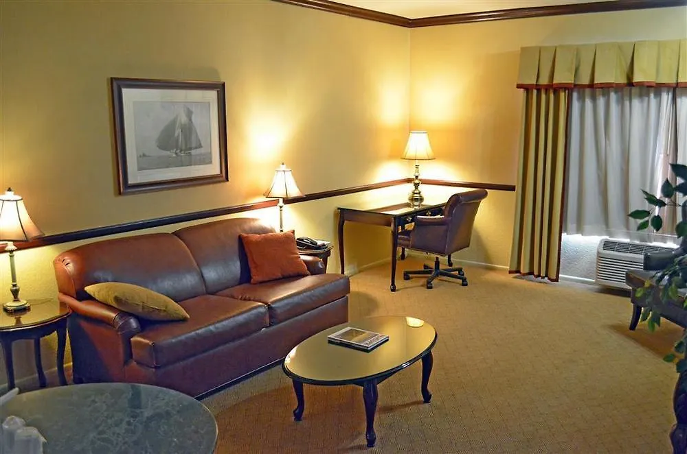 Folk Inn Ontario Airport Hotel
